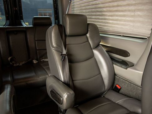 Used 2020 Mercedes-Benz Sprinter 2500 image 38