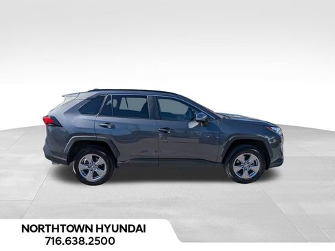 Used 2025 Toyota RAV4 XLE AWD/4WD image 11