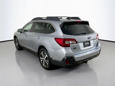 Used 2019 Subaru Outback 2.5i Limited AWD/4WD image 10