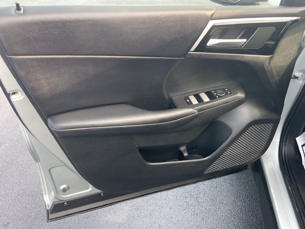 Used 2024 Mitsubishi Outlander SE AWD/4WD image 12