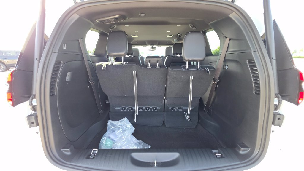 New 2027 Chrysler Pacifica Select FWD image 17