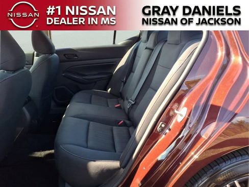 Used 2024 Nissan Altima 2.5 SV FWD image 26