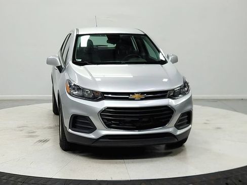 Used 2017 Chevrolet Trax LS AWD/4WD image 3