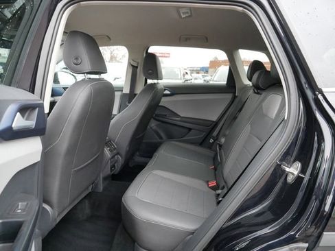 Certified 2024 Volkswagen Taos SE AWD/4WD image 17