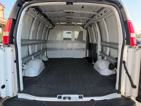 Used 2019 Chevrolet Express 2500 image 7