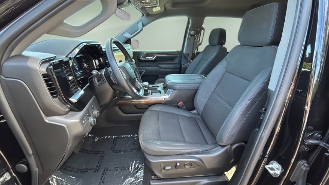 Used 2024 Chevrolet Silverado 1500 RST w/ Z71 Off-Road Package AWD/4WD image 18