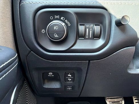 Used 2022 RAM 1500 Limited AWD/4WD image 54