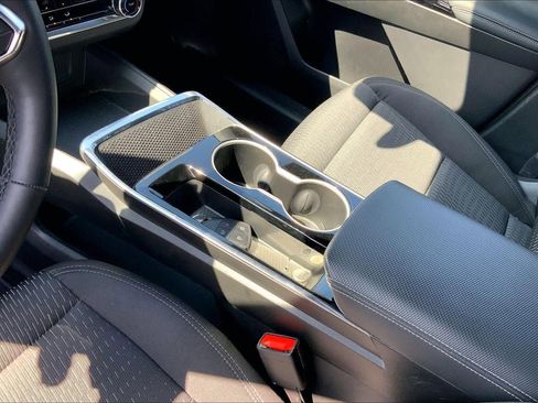 Used 2025 Chevrolet Equinox LT image 16