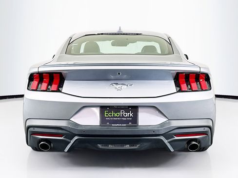 Used 2025 Ford Mustang Premium image 7