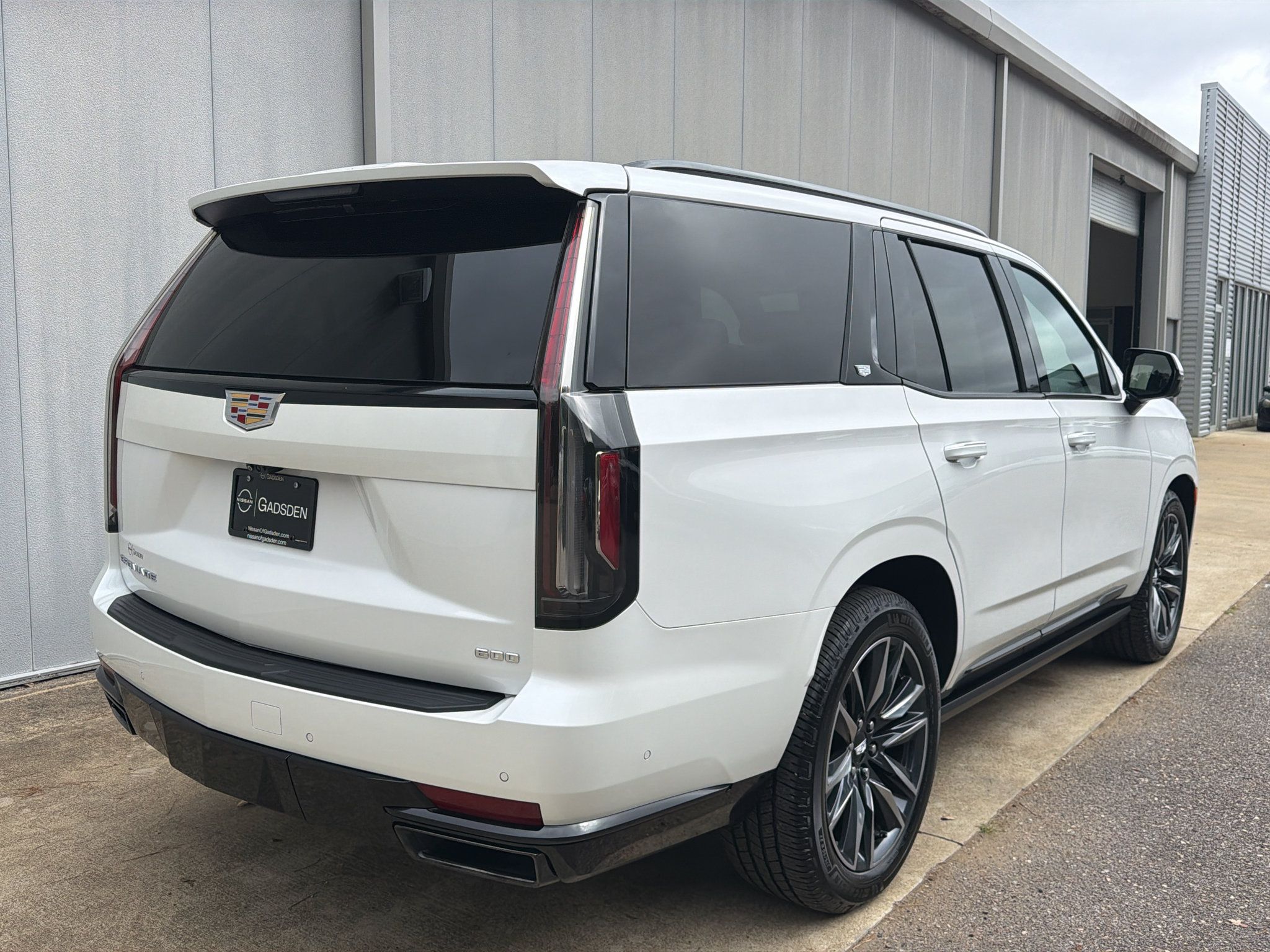 Used 2022 Cadillac Escalade Sport Platinum w/ Heavy-Duty Trailer Package AWD/4WD image 3