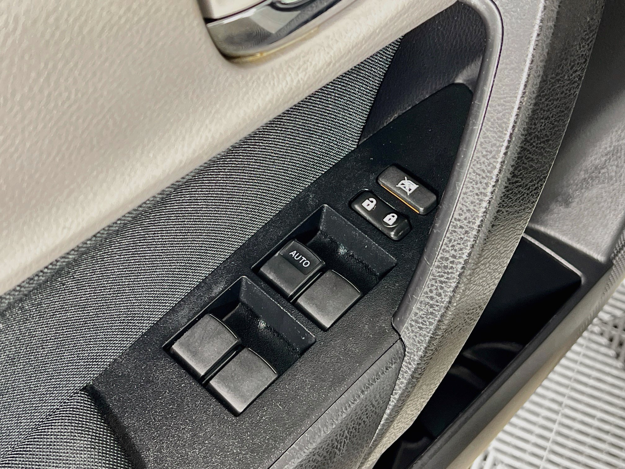 Certified 2019 Toyota Corolla LE FWD image 18