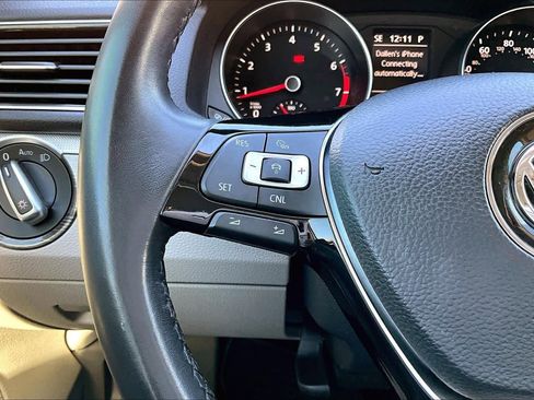 Used 2018 Volkswagen Passat 2.0T SE image 23