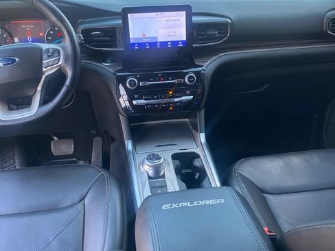 Used 2021 Ford Explorer Limited w/ Equipment Group 301A RWD image 17