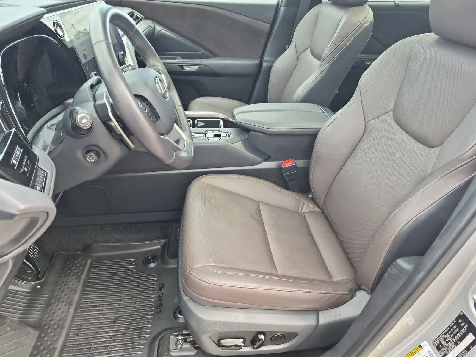Used 2024 Lexus TX 350 AWD w/ Technology Package image 16