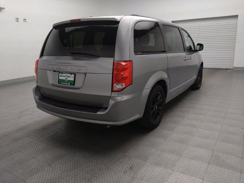 Used 2020 Dodge Grand Caravan SE image 9