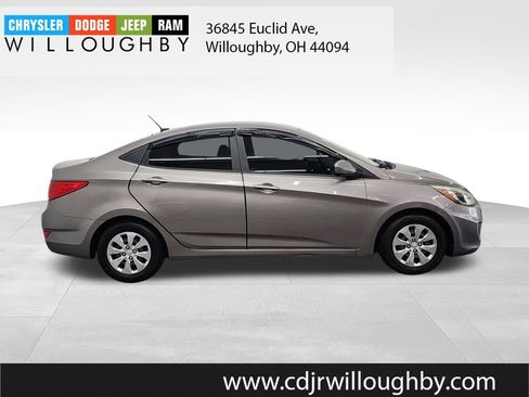 Used 2017 Hyundai Accent SE FWD image 4