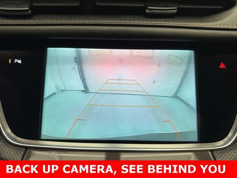 Used 2018 Cadillac XT5 AWD image 2