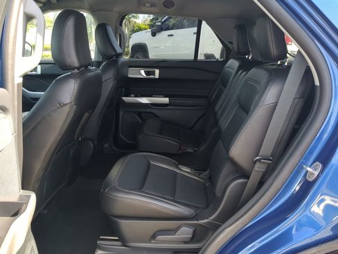 Used 2023 Ford Explorer Limited image 14