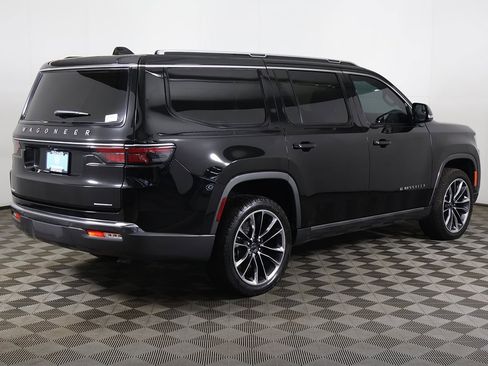 Used 2022 Jeep Wagoneer Series III w/ Premium Group I image 16