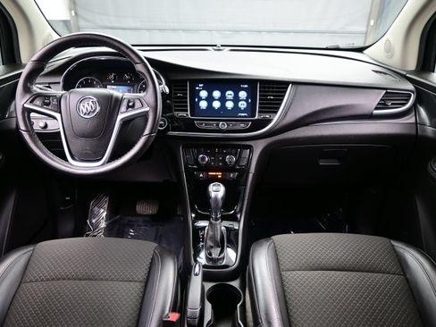 Used 2021 Buick Encore Preferred FWD image 17