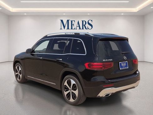 Used 2025 Mercedes-Benz GLB 250 image 3
