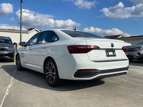 Certified 2023 Volkswagen Jetta Sport image 5