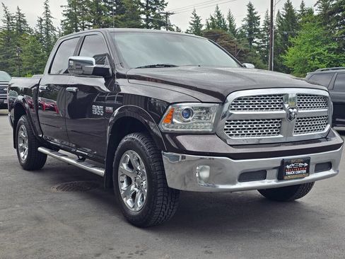 Used 2017 RAM 1500 Laramie w/ Convenience Group AWD/4WD image 7