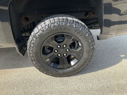 Used 2019 Chevrolet Silverado 1500 LT w/ All Star Edition image 17