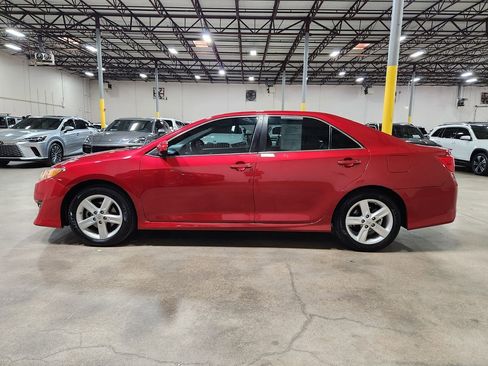 Used 2013 Toyota Camry SE image 7