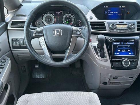 Used 2016 Honda Odyssey SE image 14