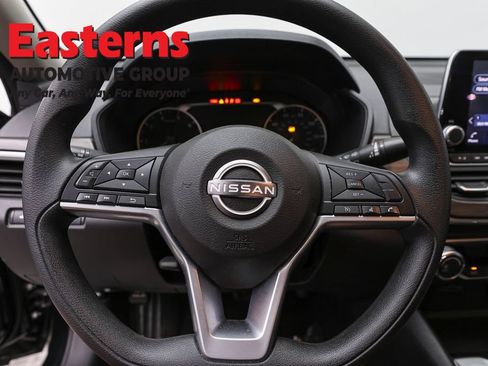 Used 2025 Nissan Altima 2.5 SV FWD image 10