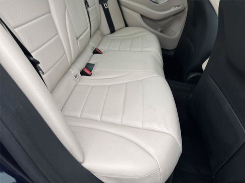Used 2017 Mercedes-Benz C 300 Sedan image 17