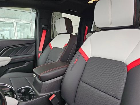 New 2025 GMC Canyon AT4 w/ AT4X Package image 23