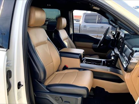 Certified 2025 Ford F250 Lariat w/ Chrome Package image 9