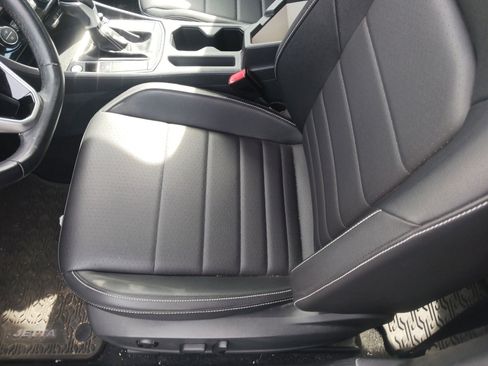 Certified 2023 Volkswagen Jetta SE image 5