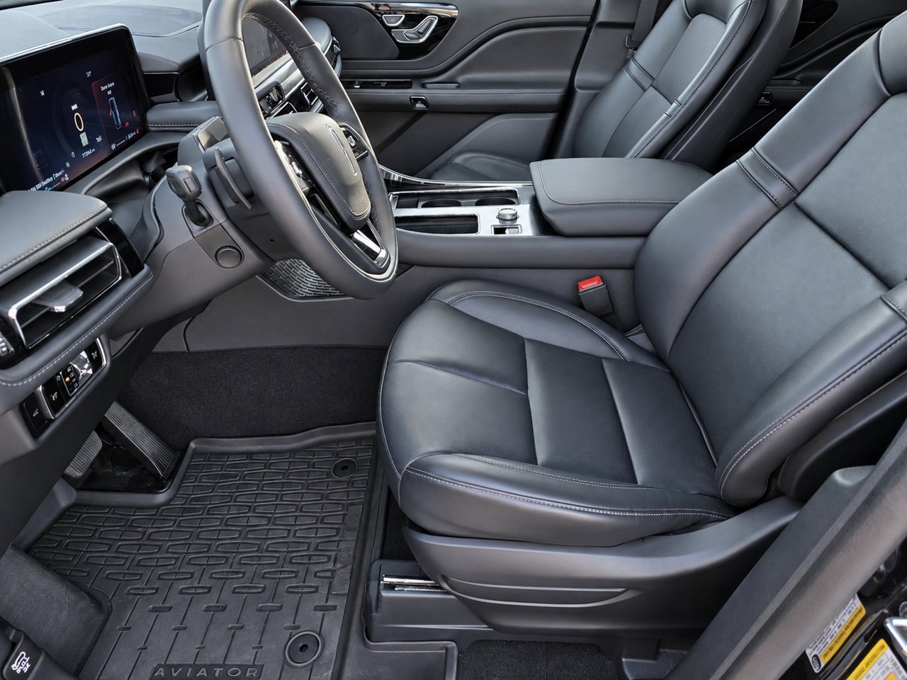Used 2025 Lincoln Aviator AWD image 13