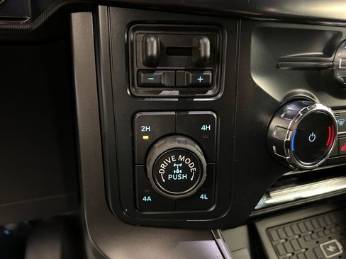 New 2025 Ford F150 Lariat w/ Equipment Group 502A High image 18