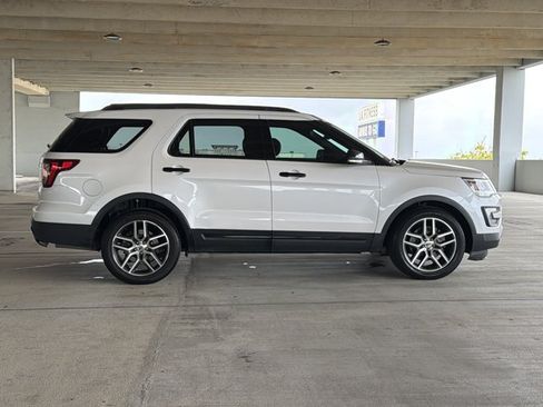 Used 2017 Ford Explorer Sport AWD/4WD image 4
