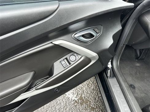 Used 2021 Chevrolet Camaro LT image 13