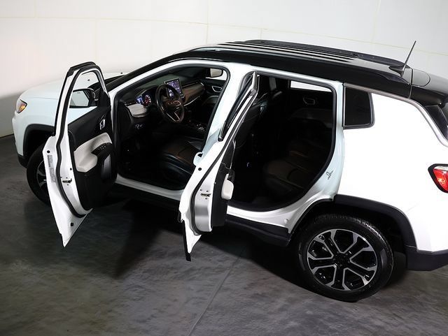 Used 2023 Jeep Compass Limited AWD/4WD image 5