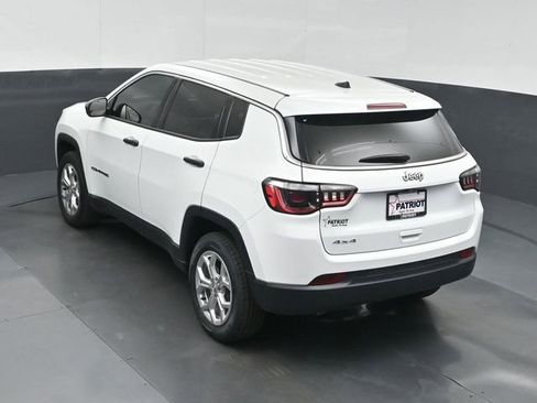 Used 2025 Jeep Compass Sport AWD/4WD image 35
