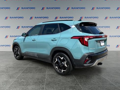 Used 2024 Kia Seltos EX AWD/4WD image 3