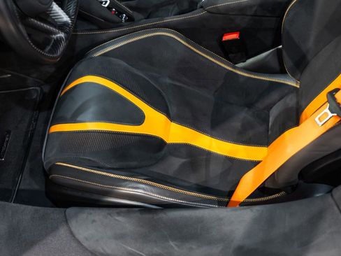 Used 2018 McLaren 720S RWD image 21