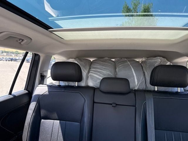 Used 2023 Volkswagen Tiguan SE w/ Panoramic Sunroof Package FWD image 28