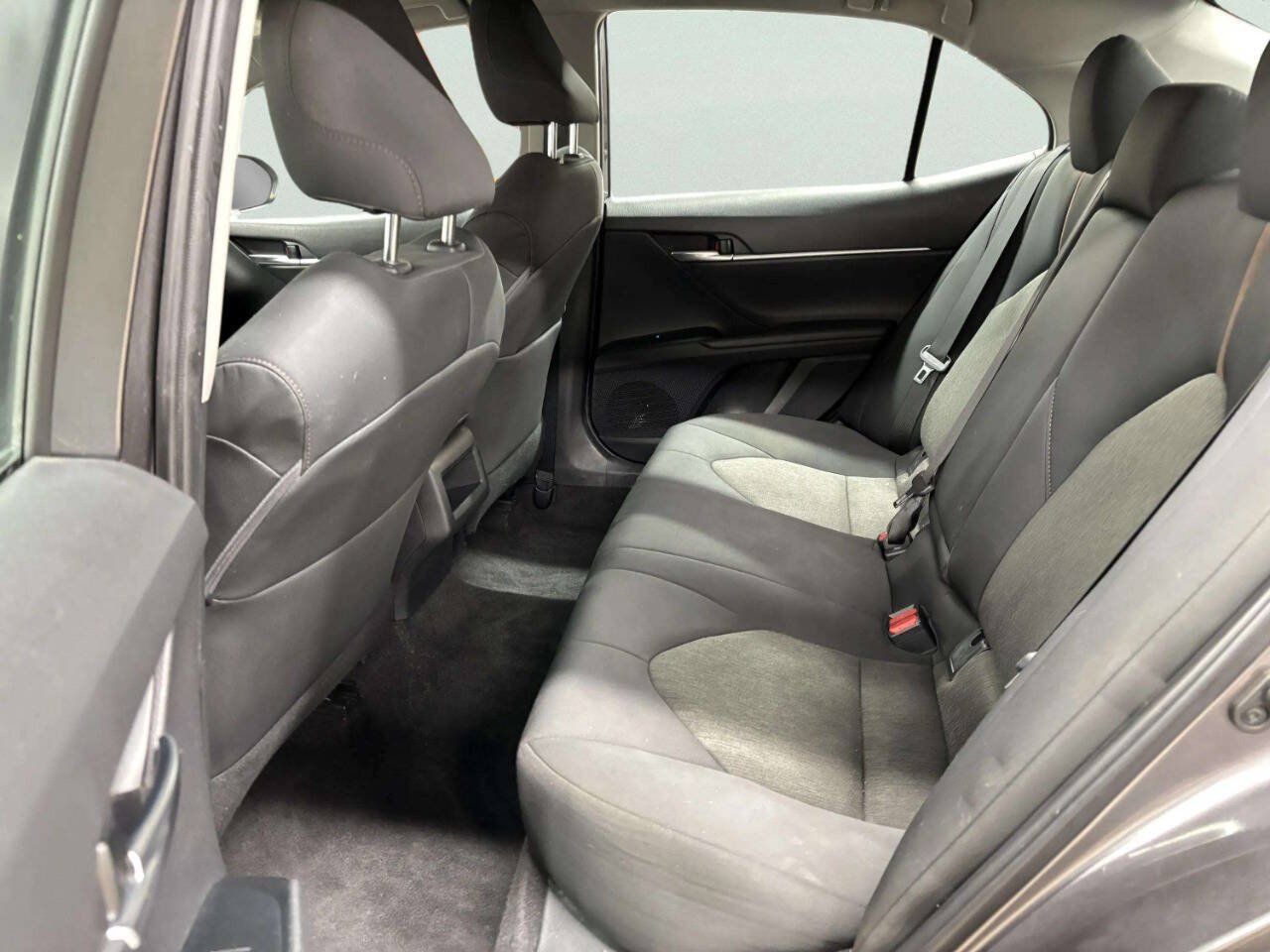 Used 2019 Toyota Camry LE w/ Convenience Package FWD image 17