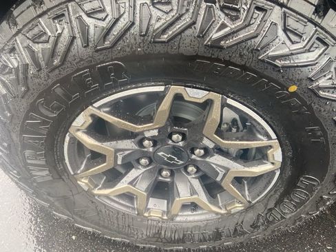 New 2025 Chevrolet Colorado ZR2 w/ Technology Package image 6