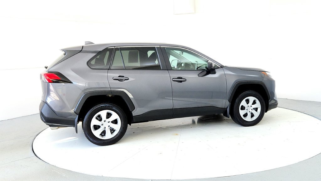 Used 2023 Toyota RAV4 LE AWD/4WD image 6