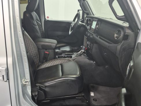 Used 2023 Jeep Wrangler Unlimited Sahara AWD/4WD image 14