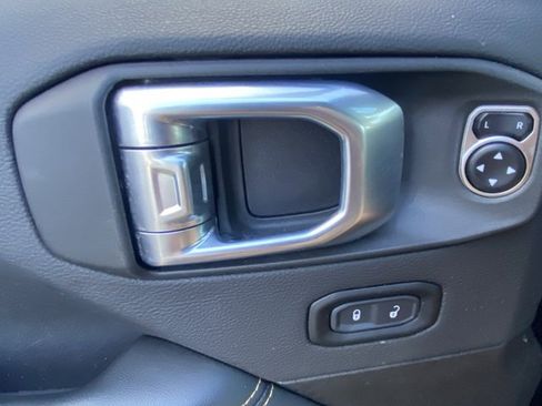 Used 2024 Jeep Wrangler Unlimited Sahara w/ Technology Group image 17