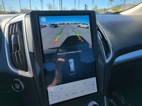 Used 2024 Ford Edge SEL image 13